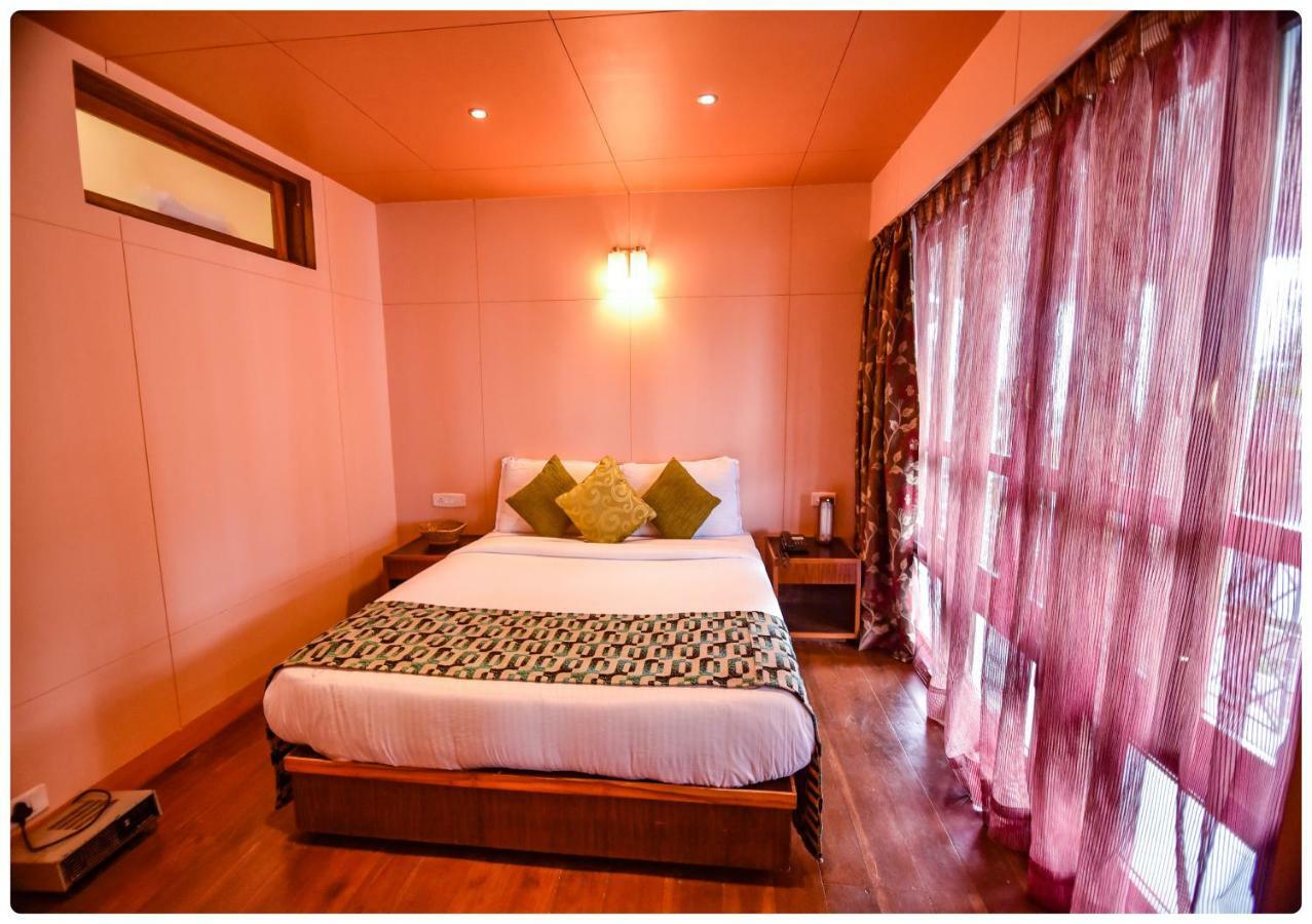Cedar Inn Darjeeling  Bagian luar foto