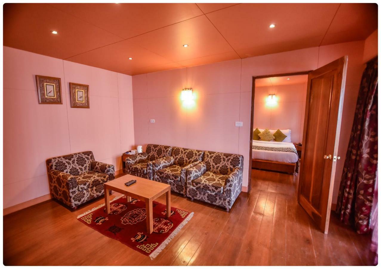 Cedar Inn Darjeeling  Bagian luar foto