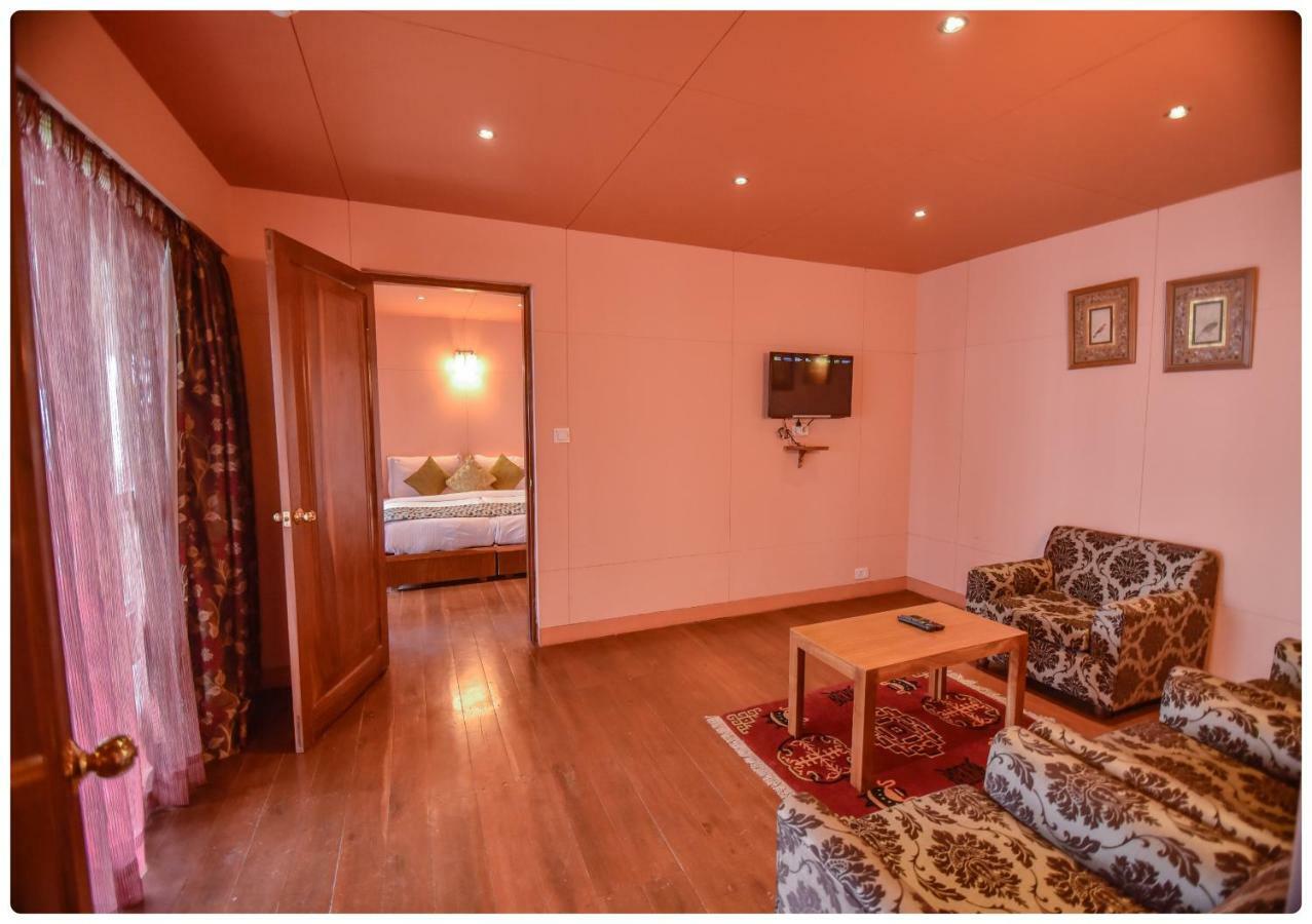 Cedar Inn Darjeeling  Bagian luar foto